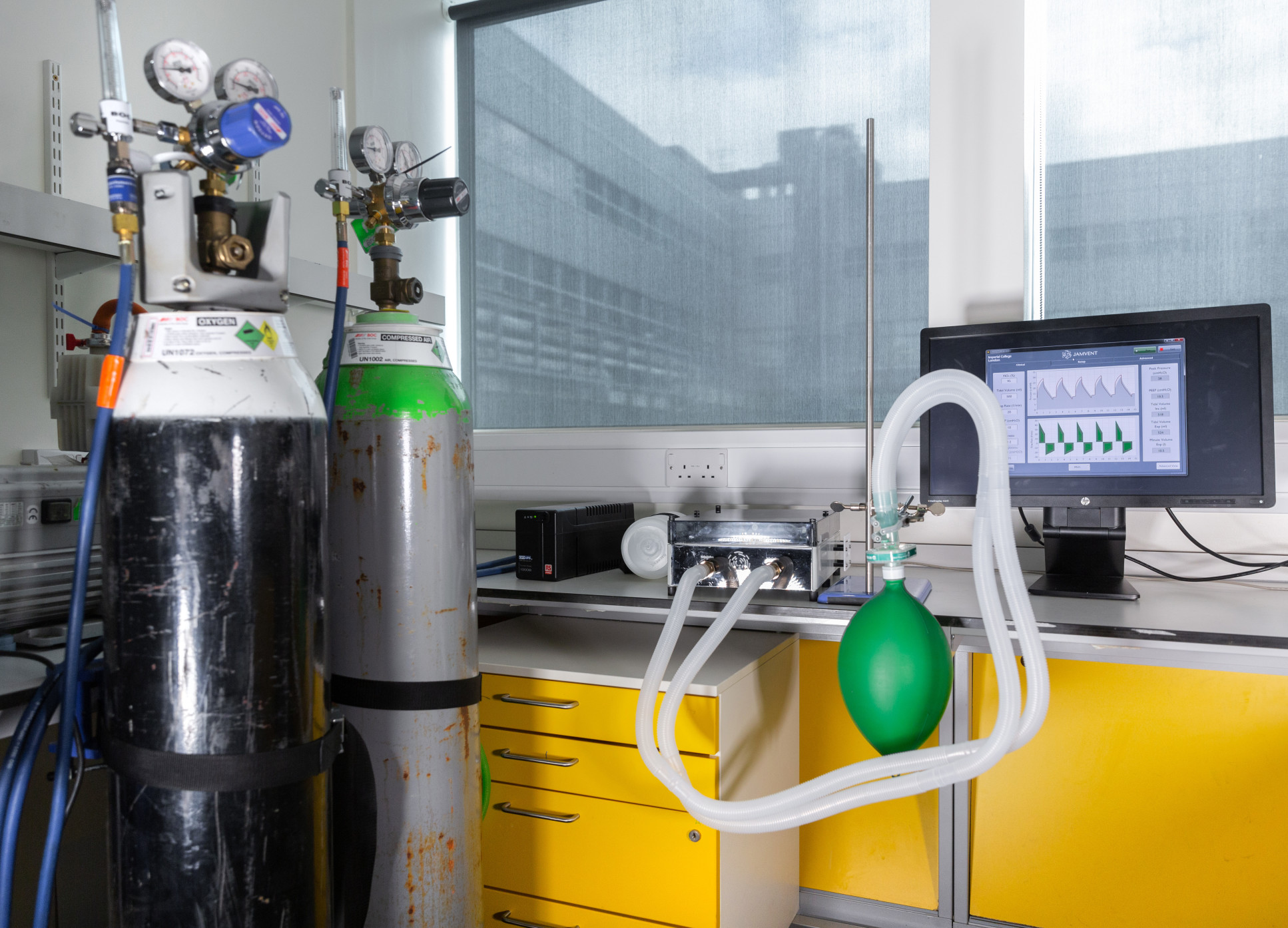Photo showing the ventilator in the lab