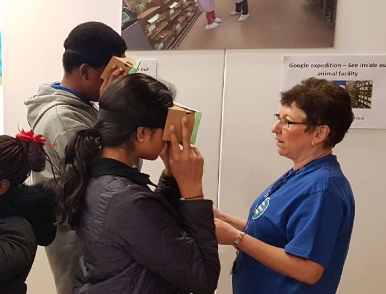 Visitors try out the google expedition