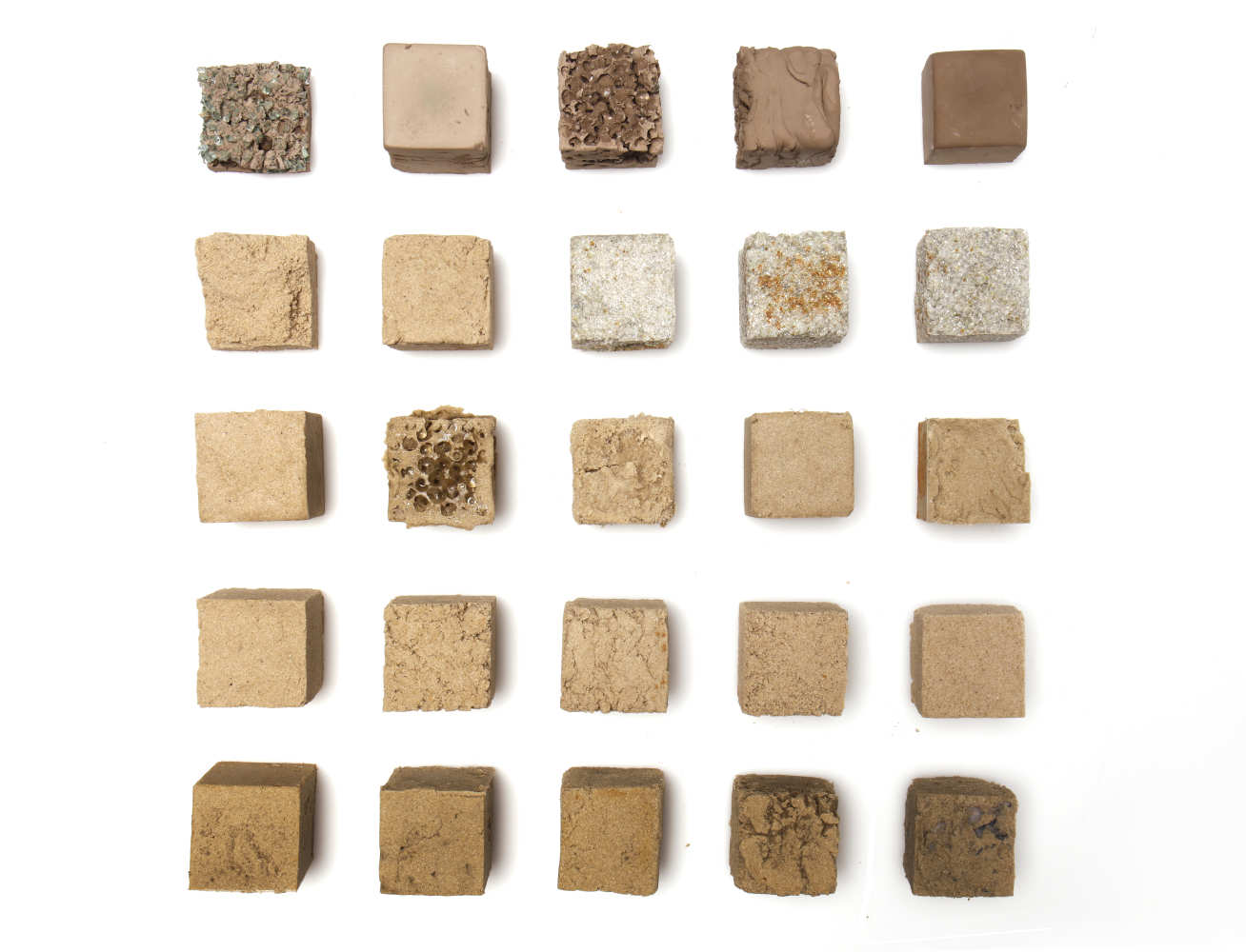 Finite are making a concrete-like material from desert sand