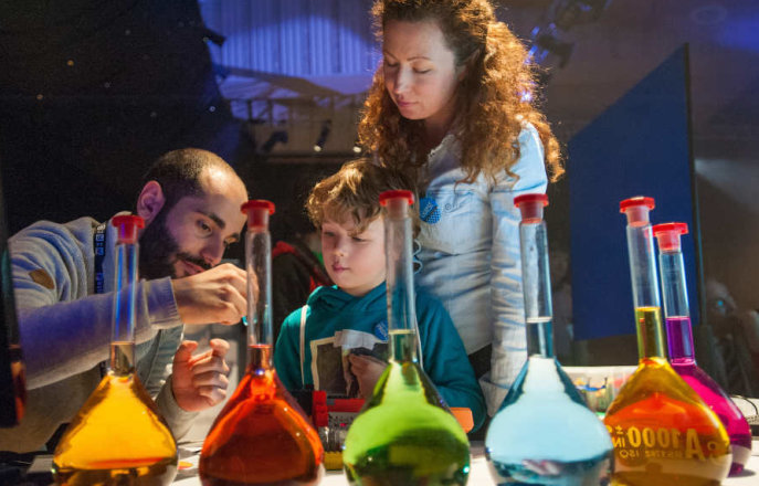 People doing experiment