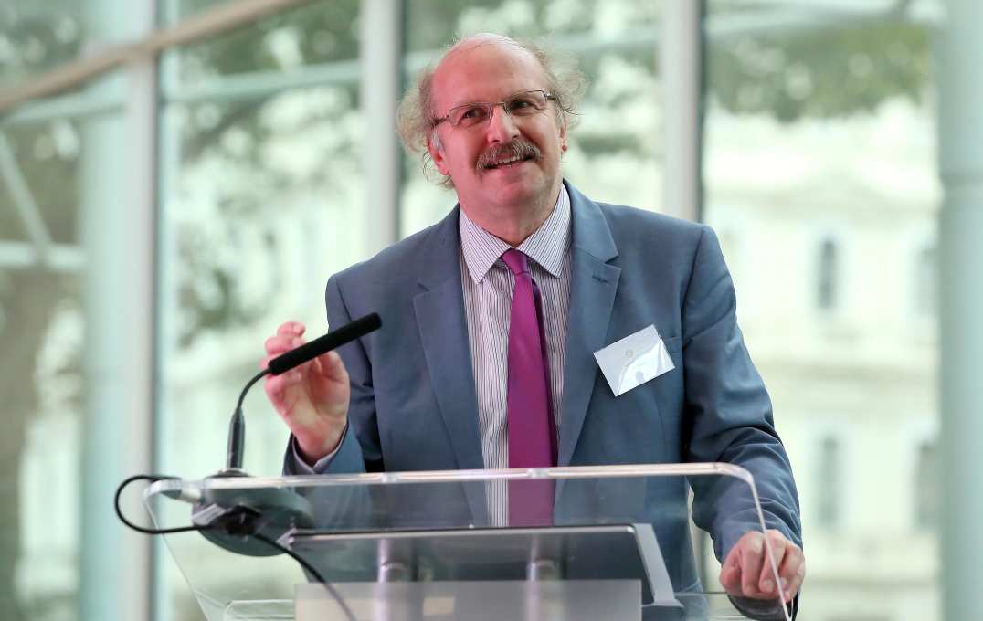 Alumnus and member of Imperial’s 1979 University Challenge Team Frank James Professor of the History of Science, University College London and The  Royal Institution delivering his keynote speech.