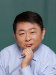 Picture of Professor Geoffrey Y Li