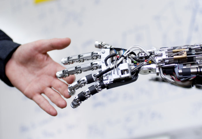 Human and robotic hands