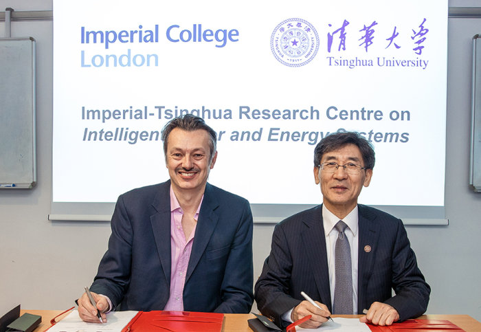 Professor NIgel Brandon with Vice President Qikun Xue, Vice President for Research, Tsinghua University