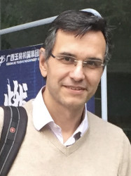 Picture of Professor Fernando Bresme