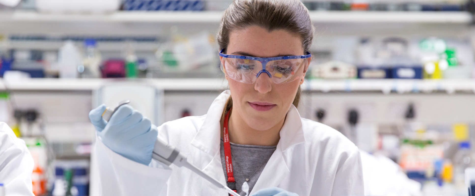 Researcher in cardiovascular science in the BHF Centre for Research Excellence laboratories