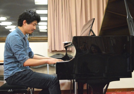 Xuan Chen on piano