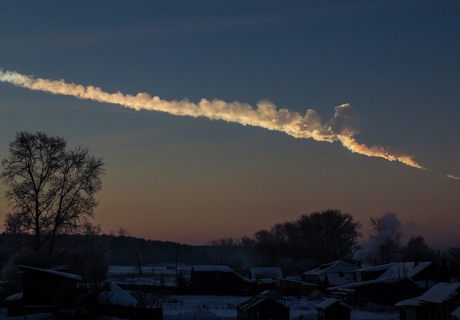 The Chelyabinsk meteor blastwave injured around 700 people (credit:  Alex Alishevskikh - Flickr: Meteor trace)