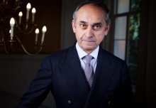 Lord Ara Darzi joins Aurora Prize Selection Committee