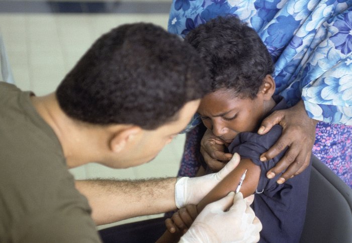 A Somali boy receives a polio vaccination in Mogadishu.