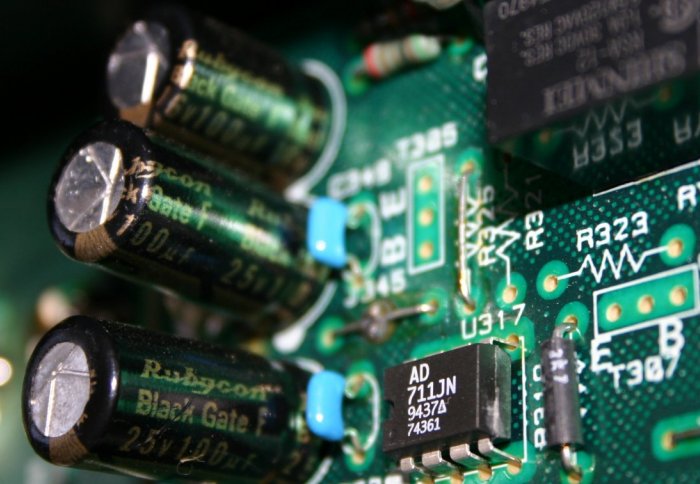 Amplifier circuit board