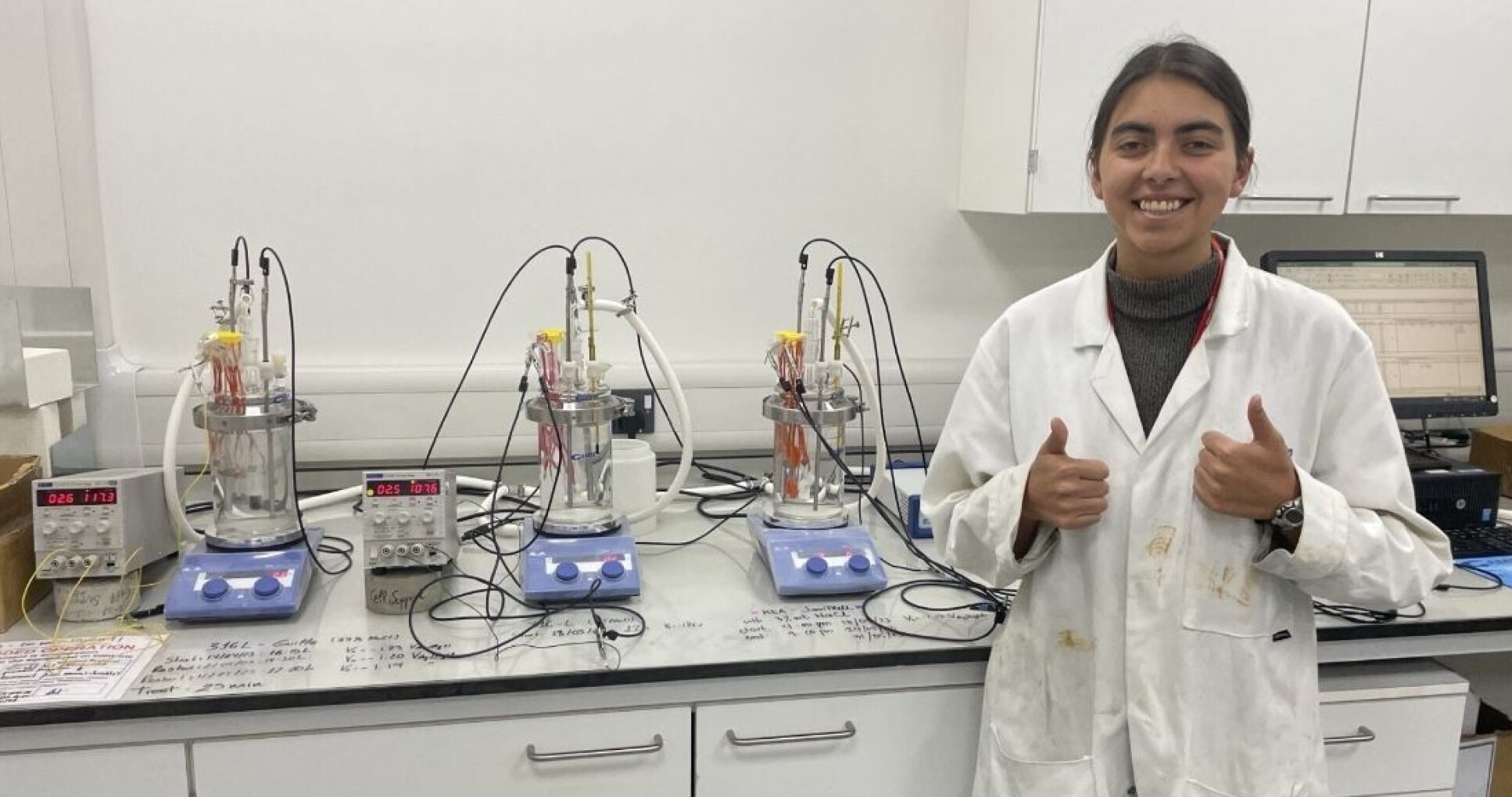 Lara Ojha working in the laboratory 