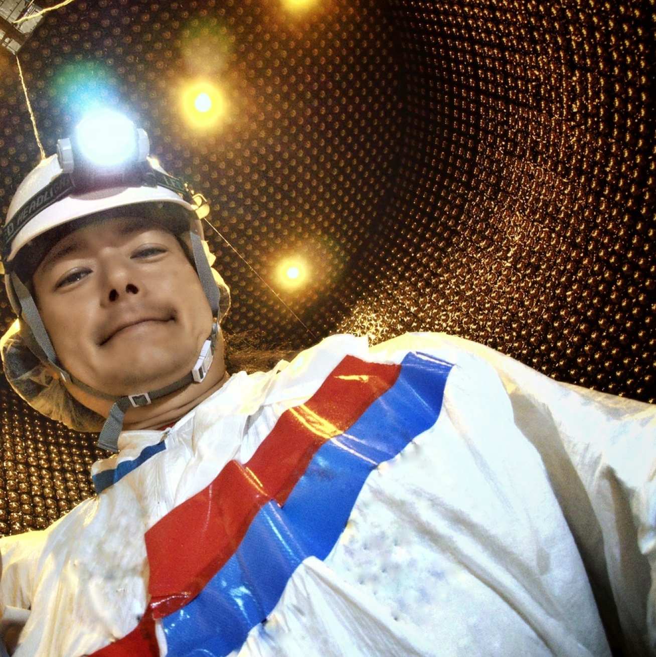 Yoshi Uchida in a large chamber