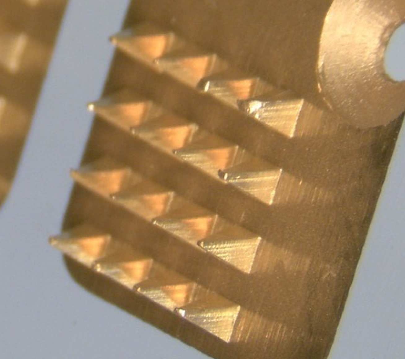 Microneedle biosensors use a series of microscopic ‘teeth’ to penetrate the skin 