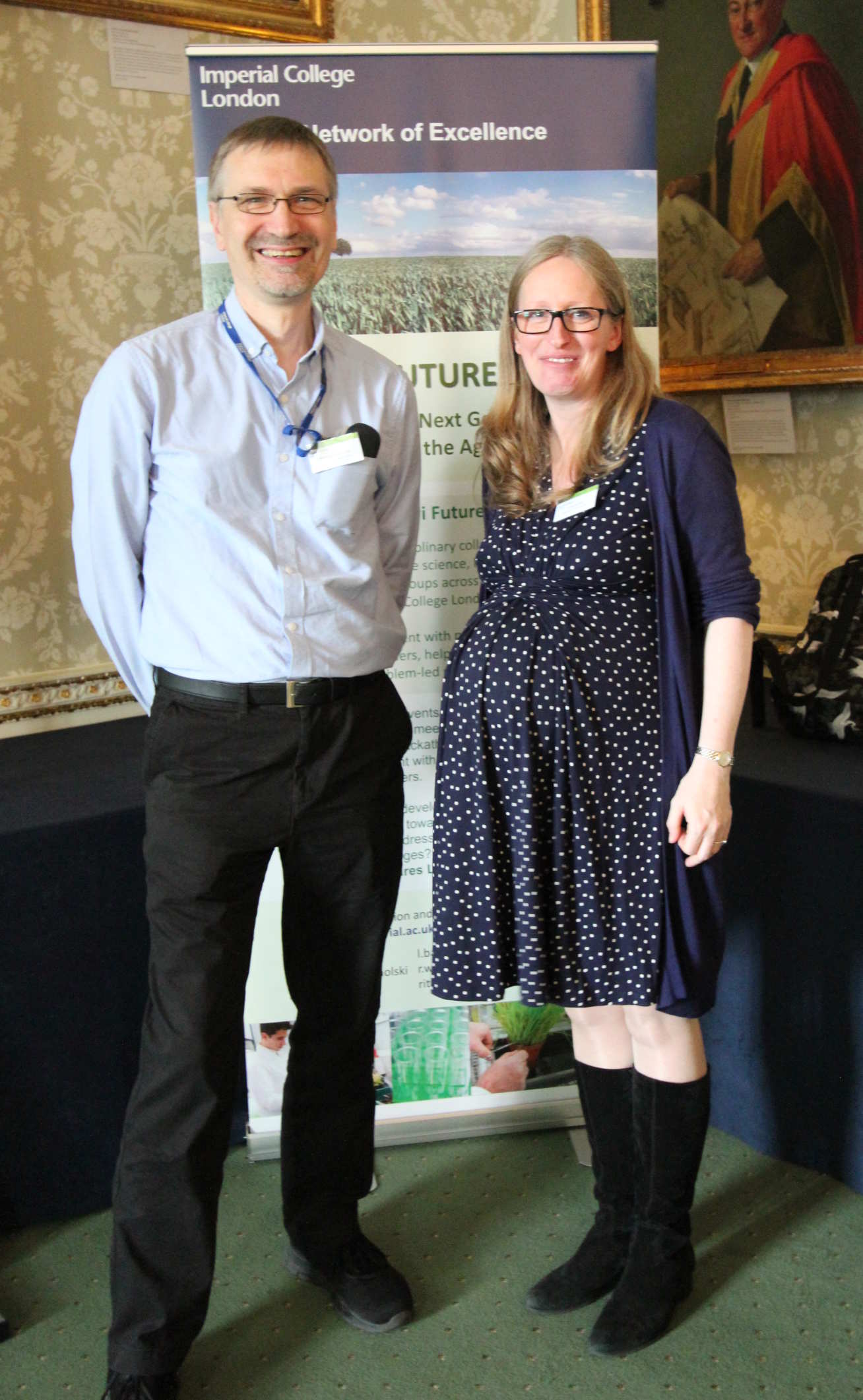 Dr Laura Barter (R) and Dr Rudiger Woscholski (L)