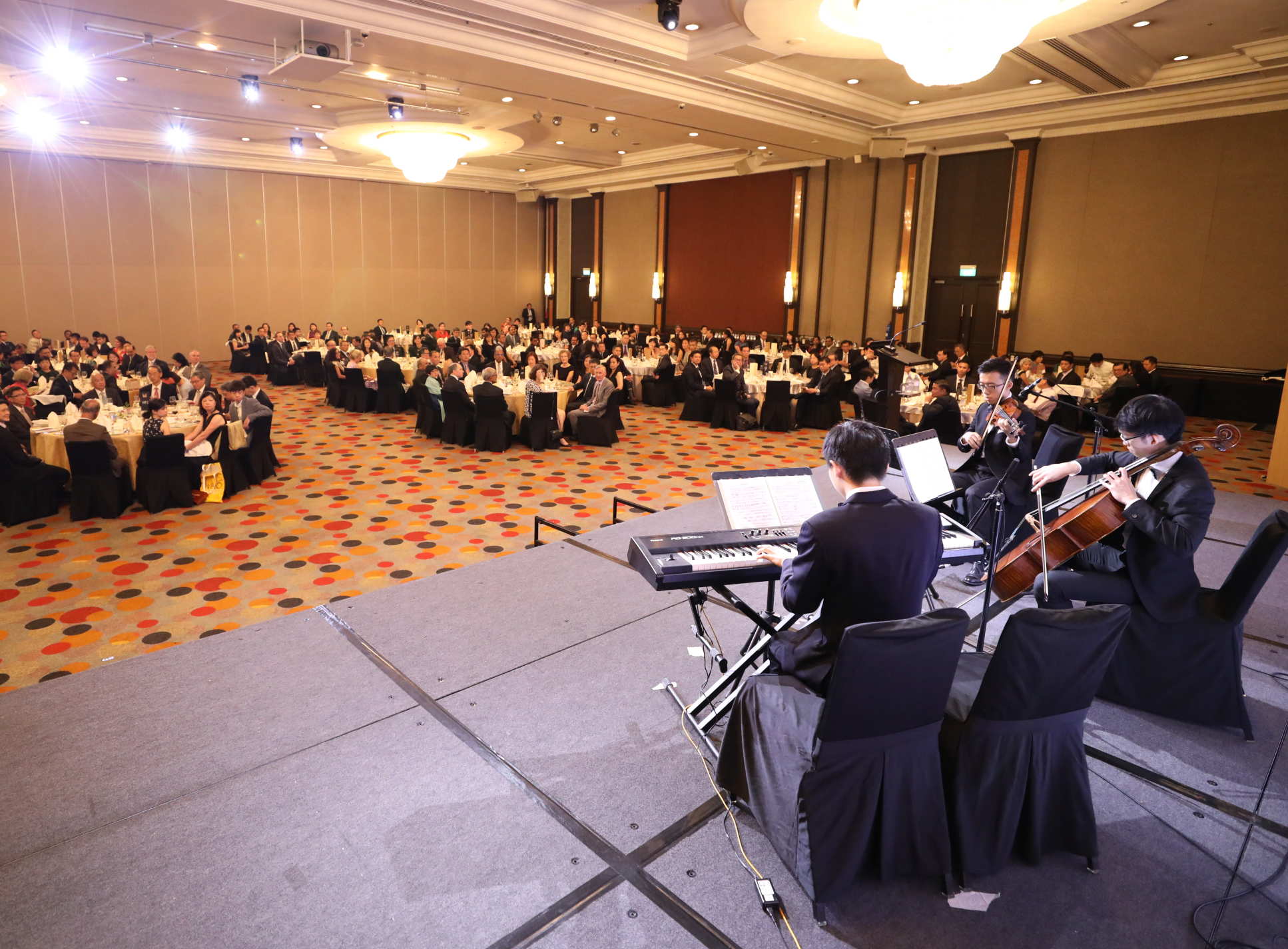 Guests were treated to classical music performances by the LKCMedicine Trio: third year students Ng Wei Ron on piano, Christopher Chua on violin and Jonathan Koo on cello.