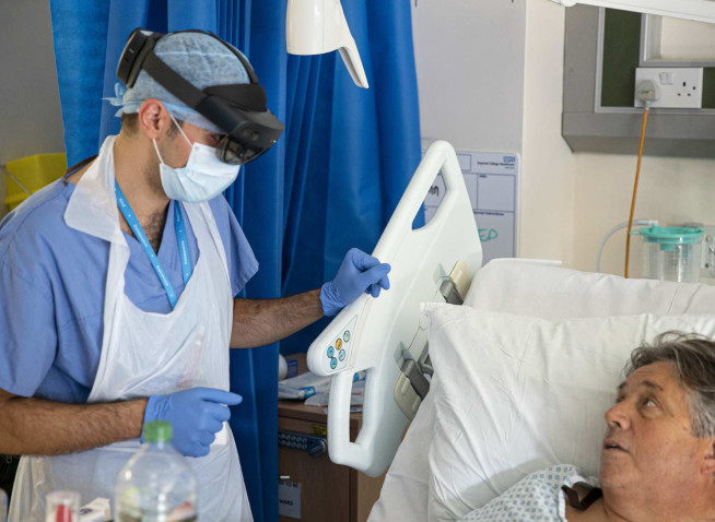 Imperial hospital rounds utilising mixed-reality headsets