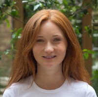 Headshot of Claire Trant pictured outdoors