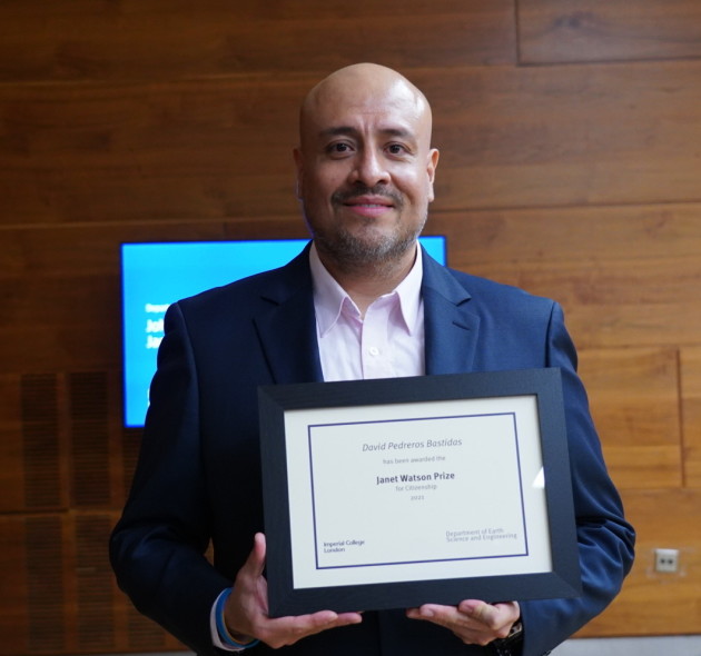 David Pedreros Bastidas with certificate