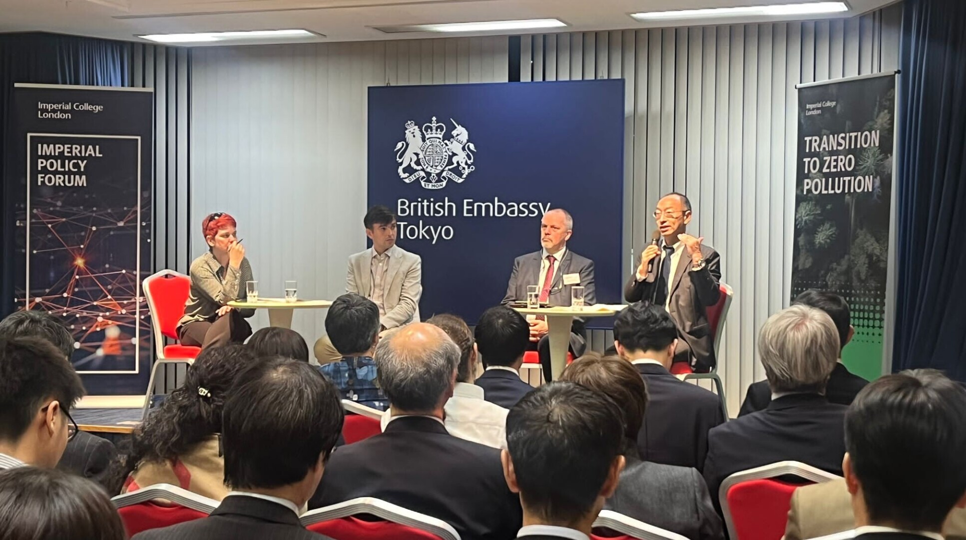 A panel discussion at the Sustainable Decarbonisation event.