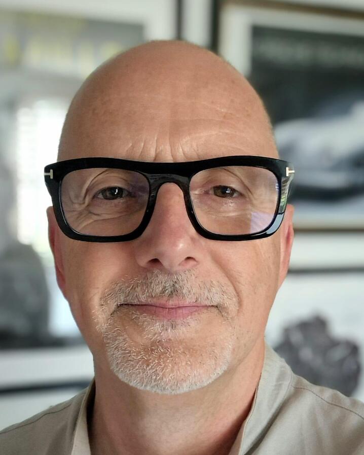 potrait image of Dr Craig Tombling 