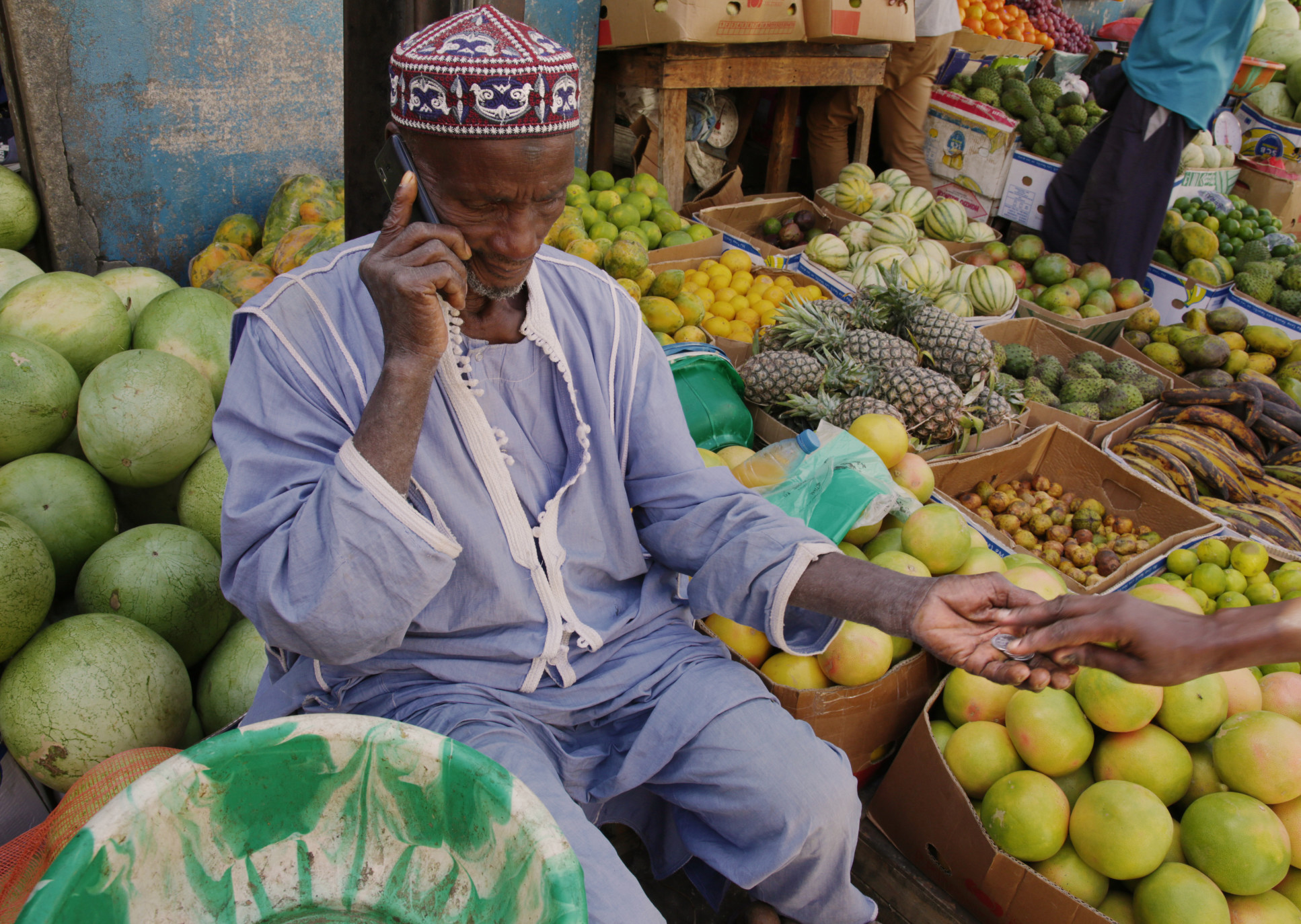 Un exposant du marché à Dakar, Sénégal