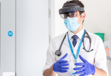School of Medicine delivers live clinical teaching with Microsoft HoloLens