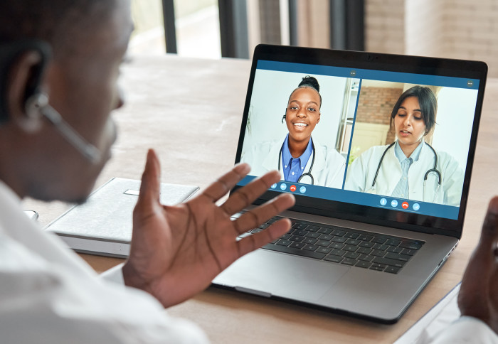 Doctor teaches medical students via online platform