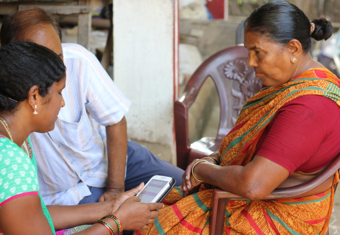 A community health worker in India uses SMARTHealth, an innovative technology with the potential to transform primary healthcare for those living in resource-poor settings. (Image: George Institute)