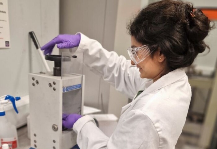 An image of Muskaan Betala working in the laboratory