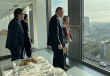 Health Minister visits White City to see pioneering dementia research