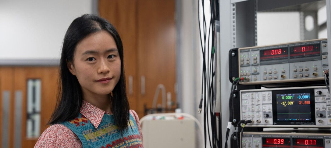 Qian Tang in lab
