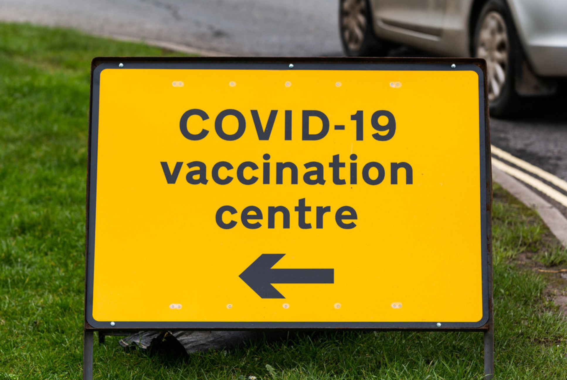 COVID-19 vaccine sign 