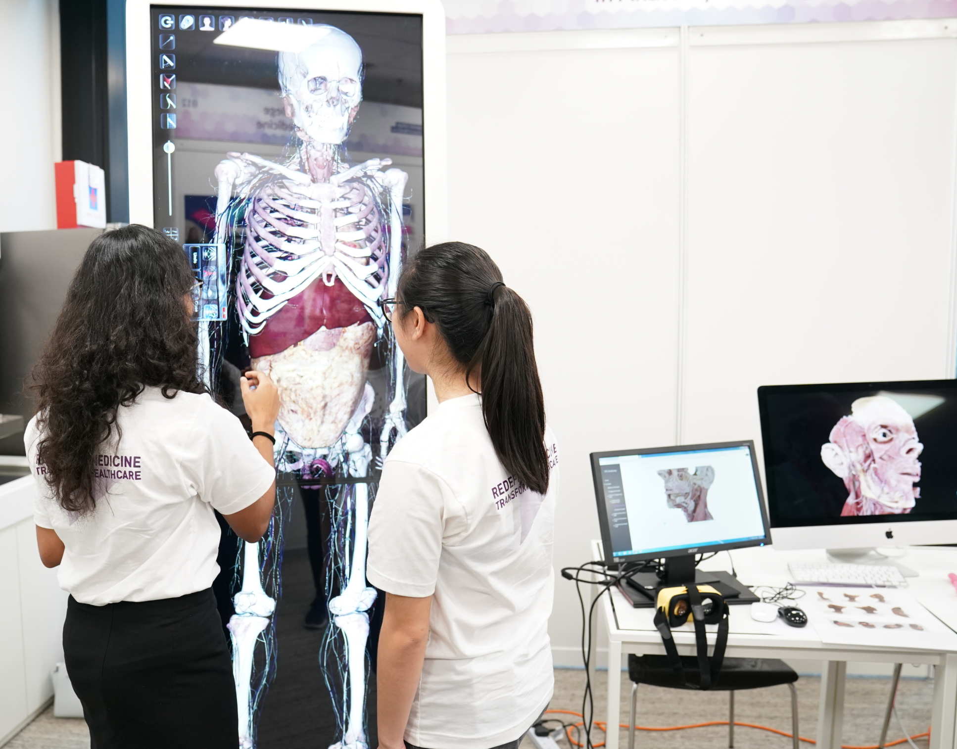 LKCMedicine students demo the Anatomage table