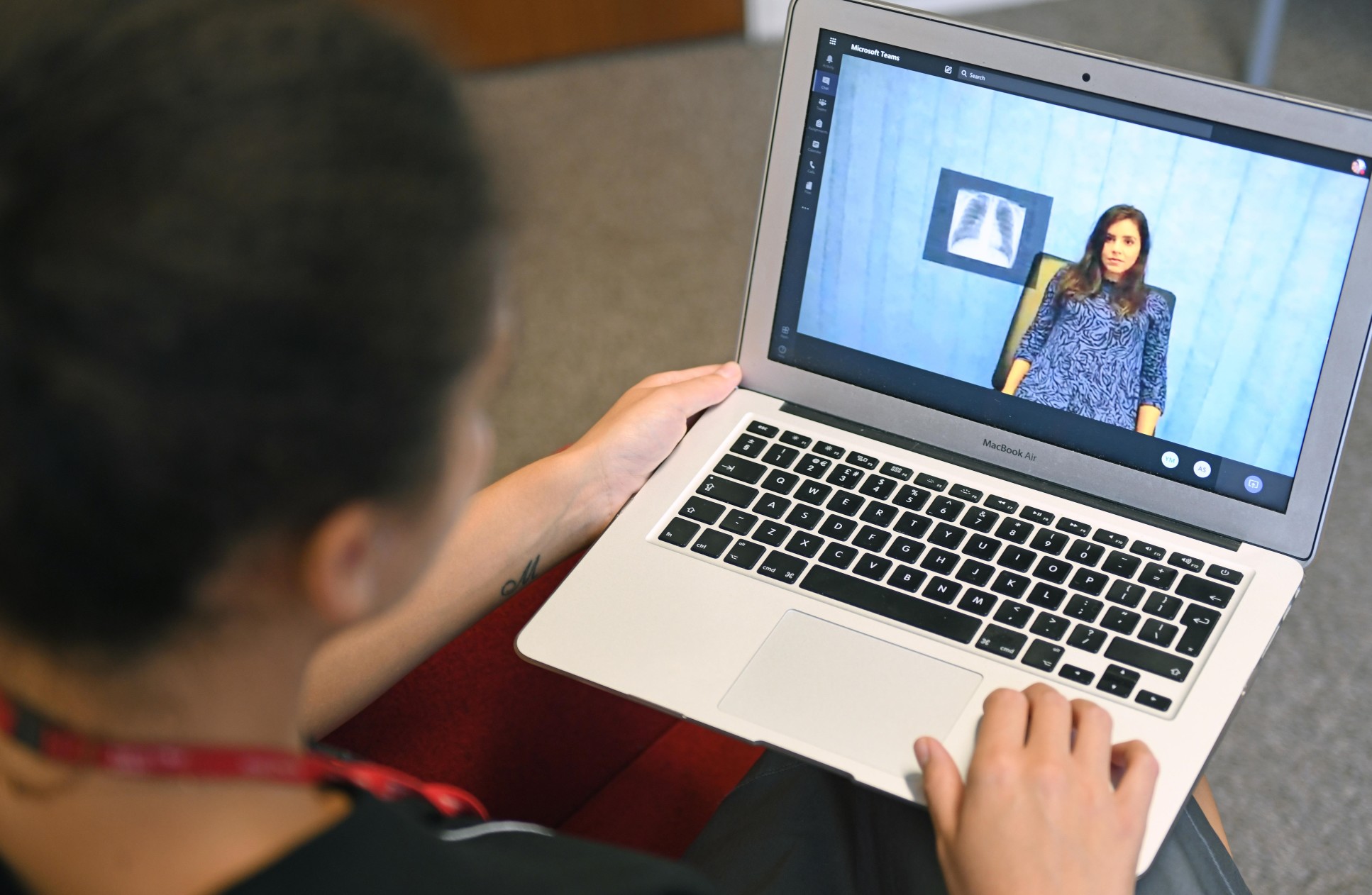 Medical student Vasiliki receives clinical teaching using the HoloLens through her laptop