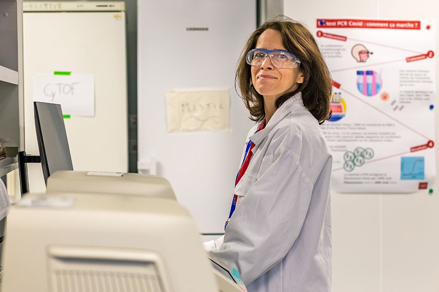 Photo of Dr Dereuddre-Bosquet in her laboratory.