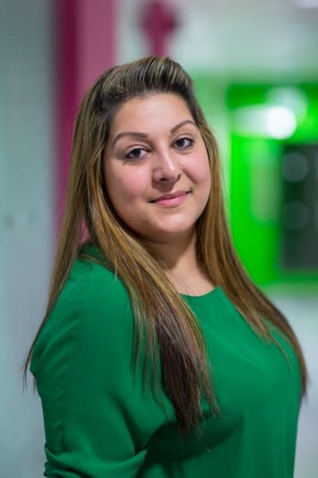 A person in a green shirt

AI-generated content may be incorrect., Picture