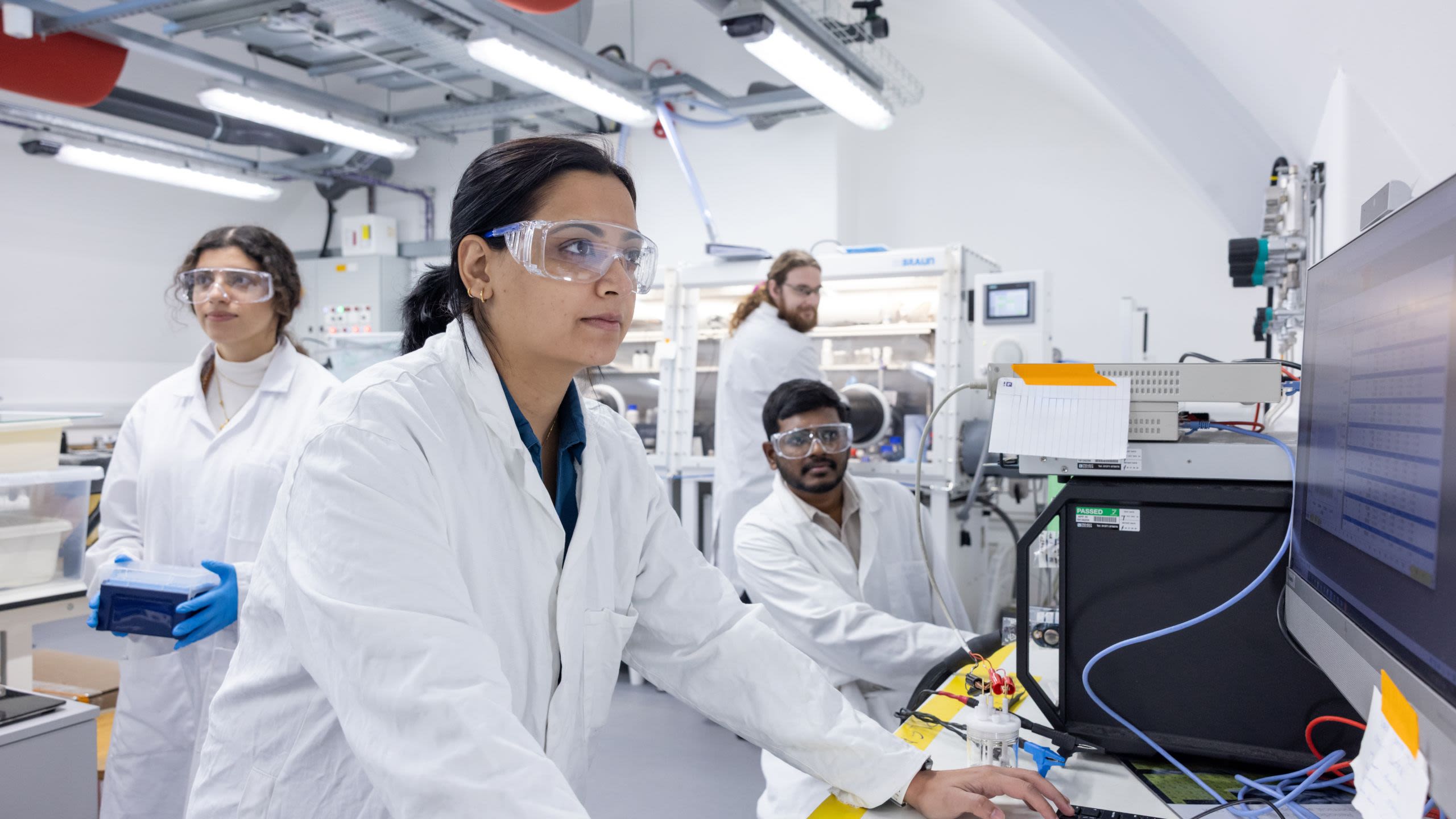 Ulah Hasan, Dr Reshma Rao, Dr Oisin Shaw and Janarthanan Venkatachalam work in the lab