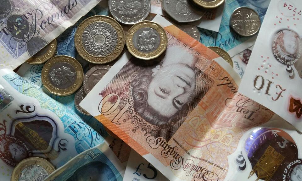 UK bank notes and coins