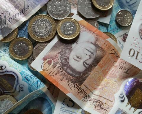 UK bank notes and coins