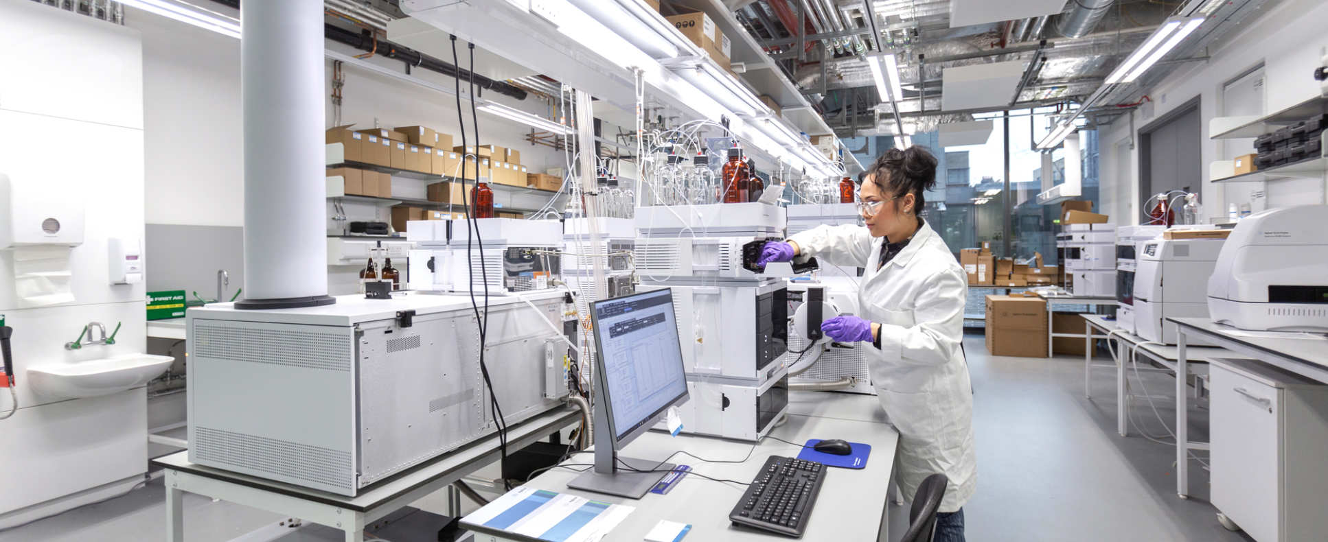 Dianna Nguyen, Departmental Technician, at the Agilent Measurement Suite, Molecular Sciences Research Hub.