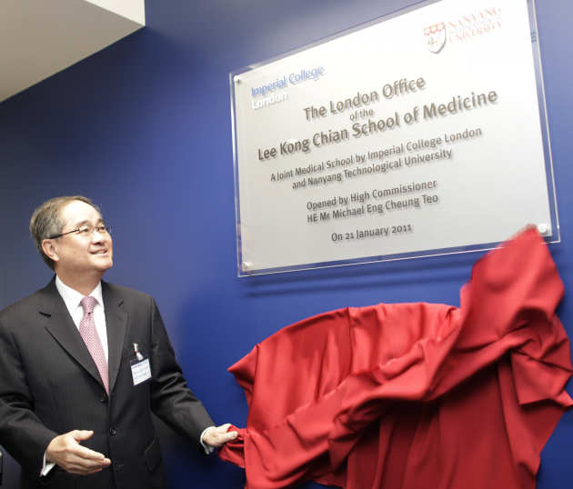 His Excellency Michael Eng Cheng Teo, Sinapore's High Commissioner at the opening of the Lee Kong Chian School of Medicine