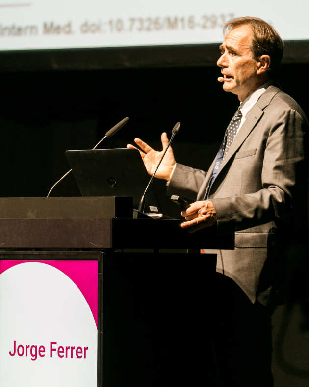 Jorge Ferrer gives the Albert Renold 2017 talk in Lisbon