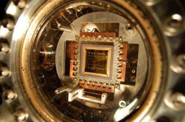an integrated device manufacture in conjunction with our collaborators at Southampton University showing pyramids ranging from 1.2mm to 200 microns in diameter inside our vacuum chamber