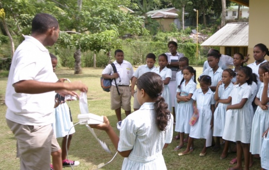 An outdoor lecture on measuring water cleanliness