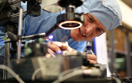 PhD students from the Department of Physics give a demonstration of next-generation technology for nanoscale electronics.