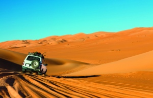 Driving in the desert (Harrington Sena)
