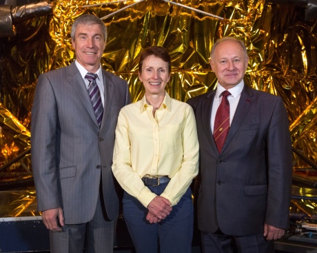 Helen Sharman with  Anatoly Artsebarsky and Sergei Krikalev