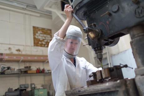 Dr Sarah Dodd, Rock Preparation Lab, Department of Earth Science and Engineering