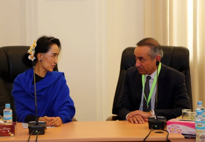 Prof. Darzi talks healthcare reform with Daw Aung San Suu Kyi on visit to Burma